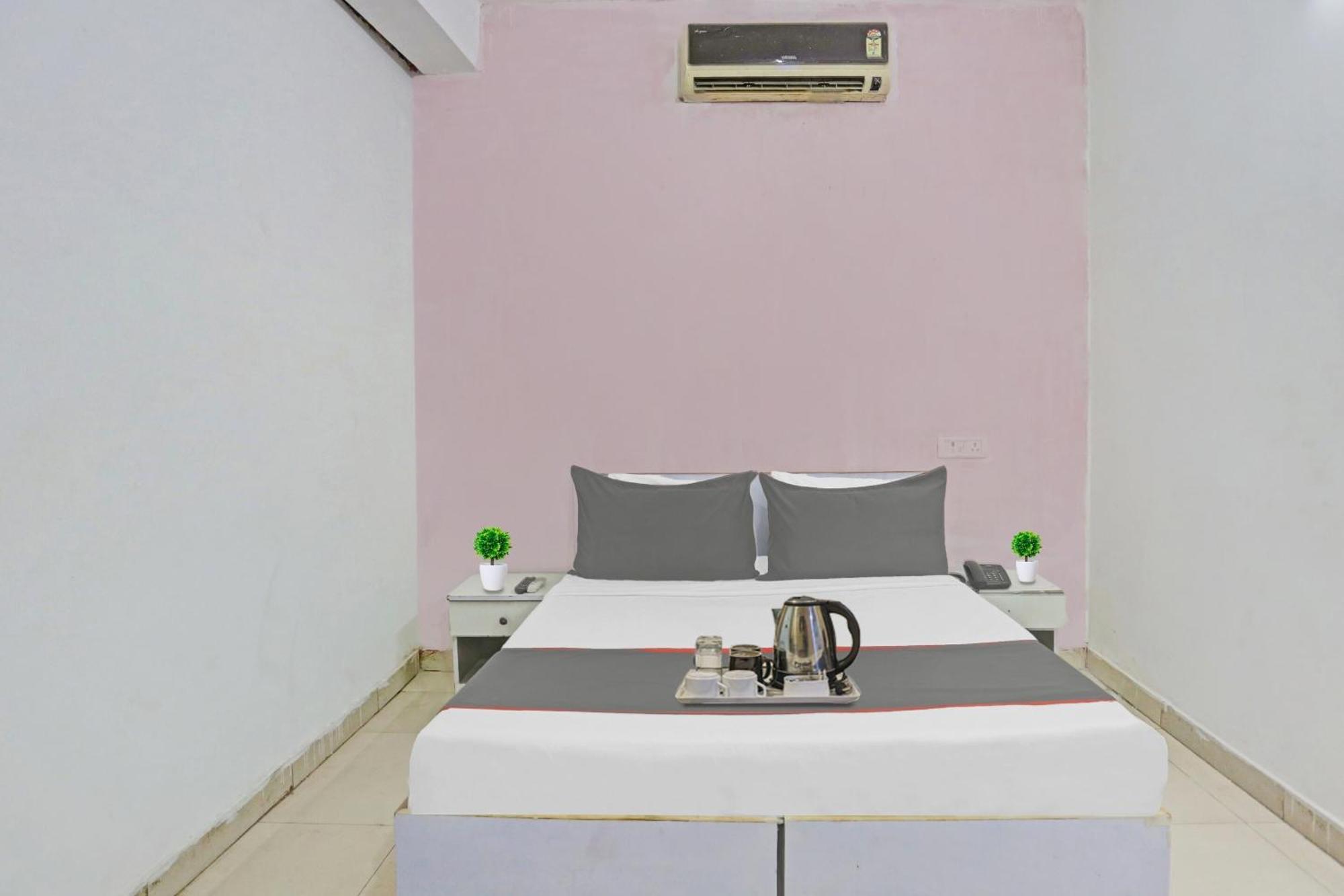 Hotel O Imperial Residency Near Dashrath Puri Metro Station New Delhi Bagian luar foto
