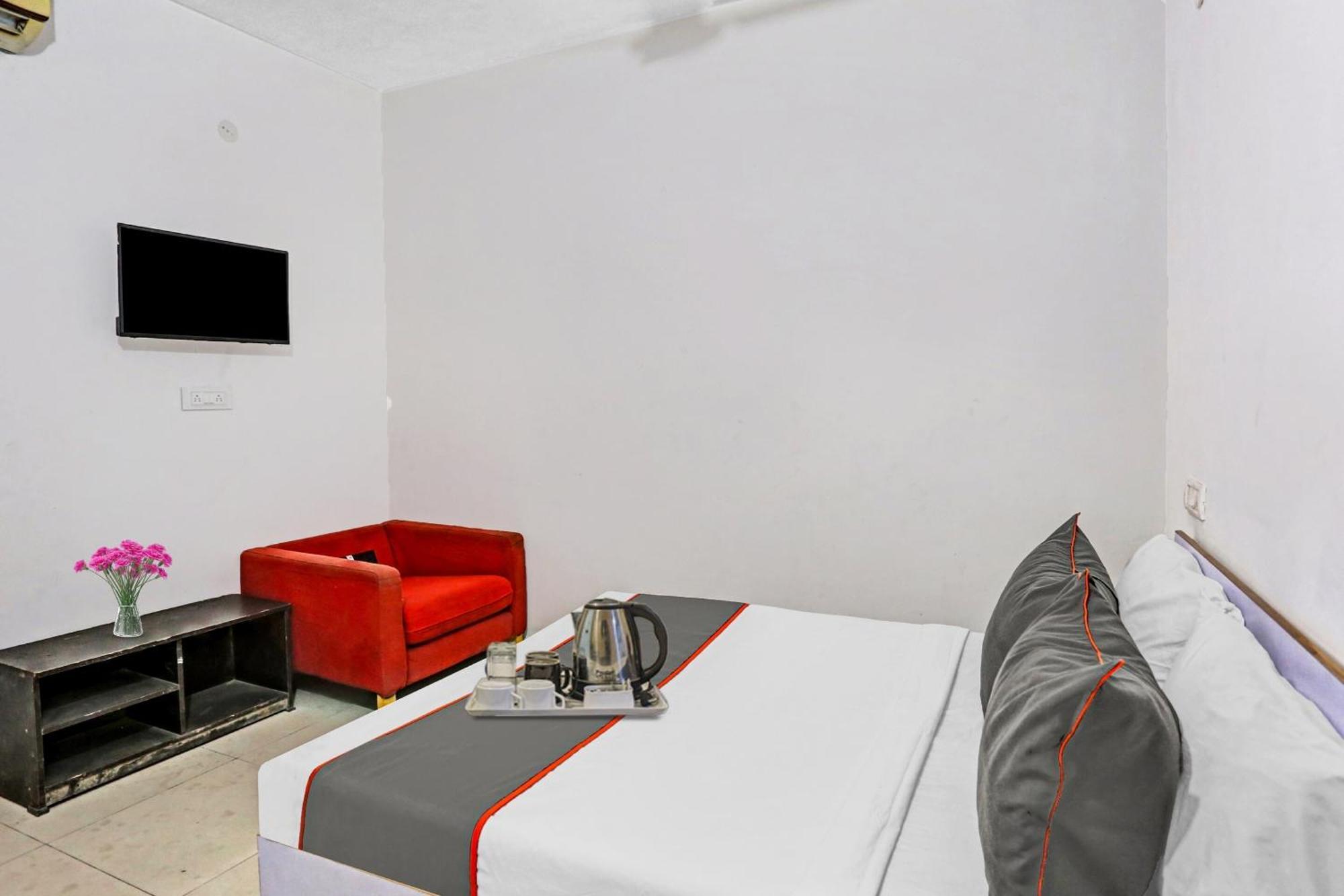 Hotel O Imperial Residency Near Dashrath Puri Metro Station New Delhi Bagian luar foto
