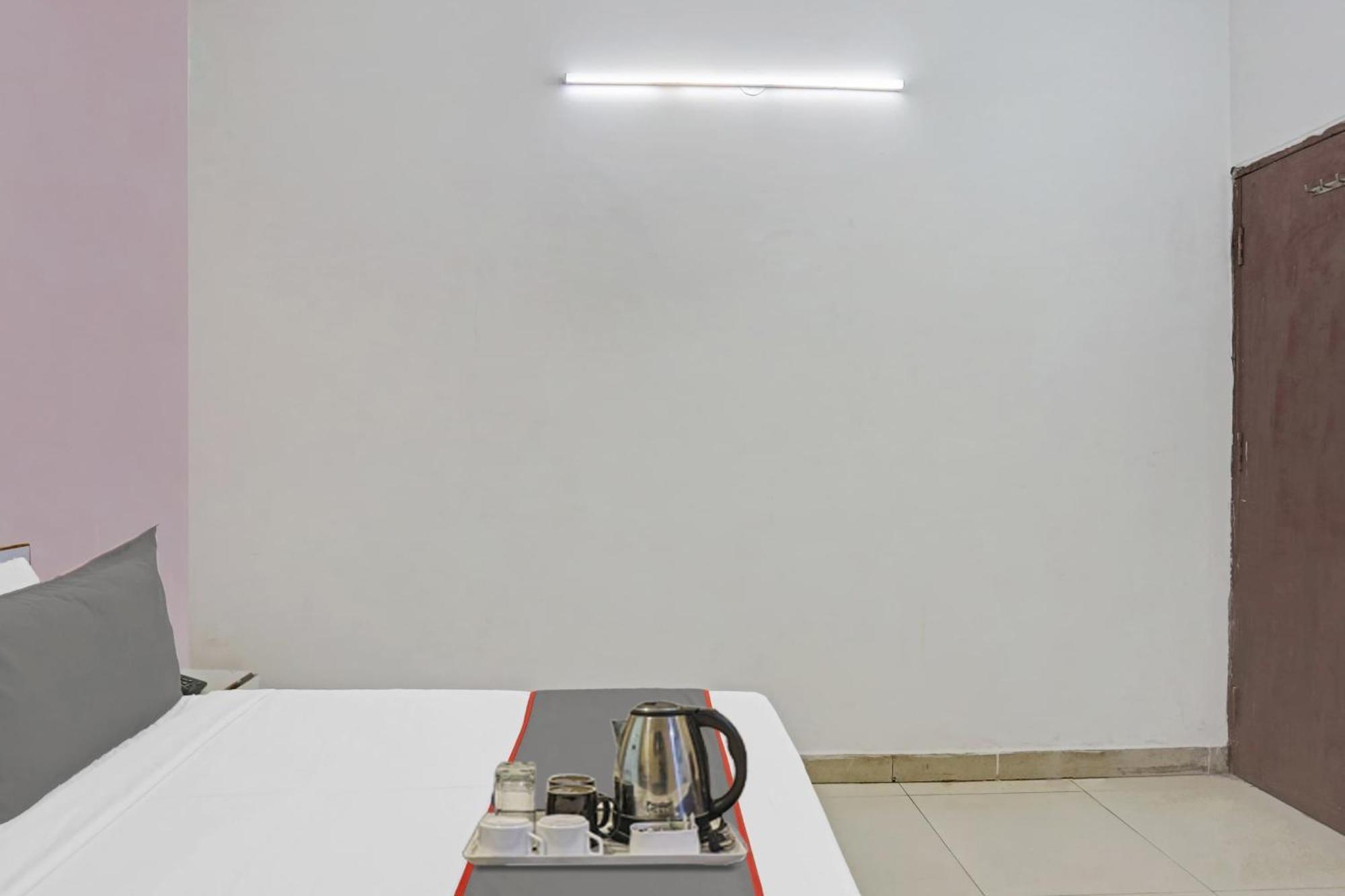 Hotel O Imperial Residency Near Dashrath Puri Metro Station New Delhi Bagian luar foto