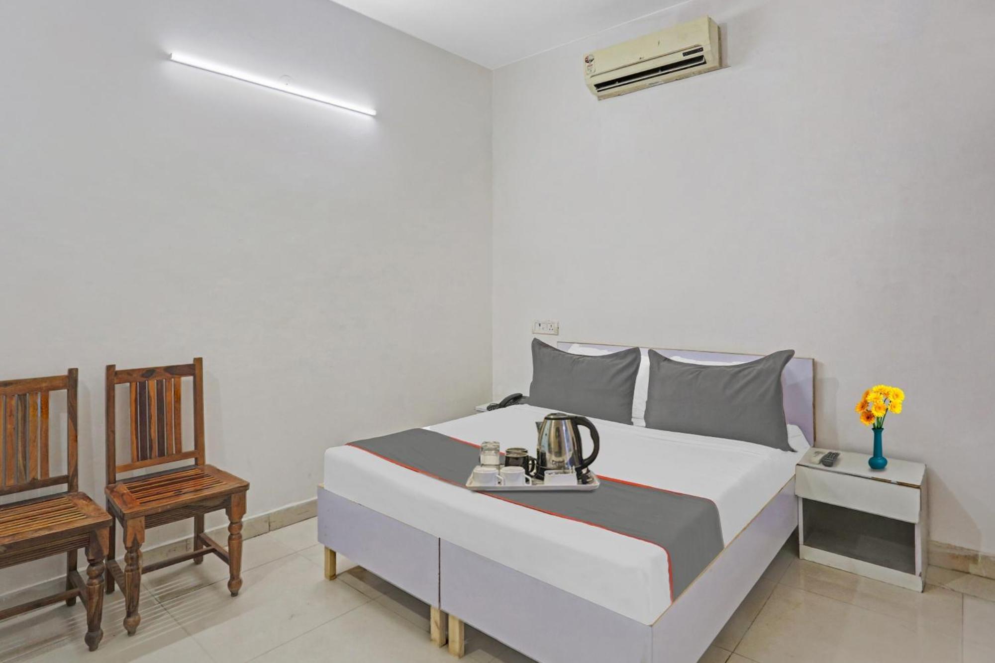 Hotel O Imperial Residency Near Dashrath Puri Metro Station New Delhi Bagian luar foto