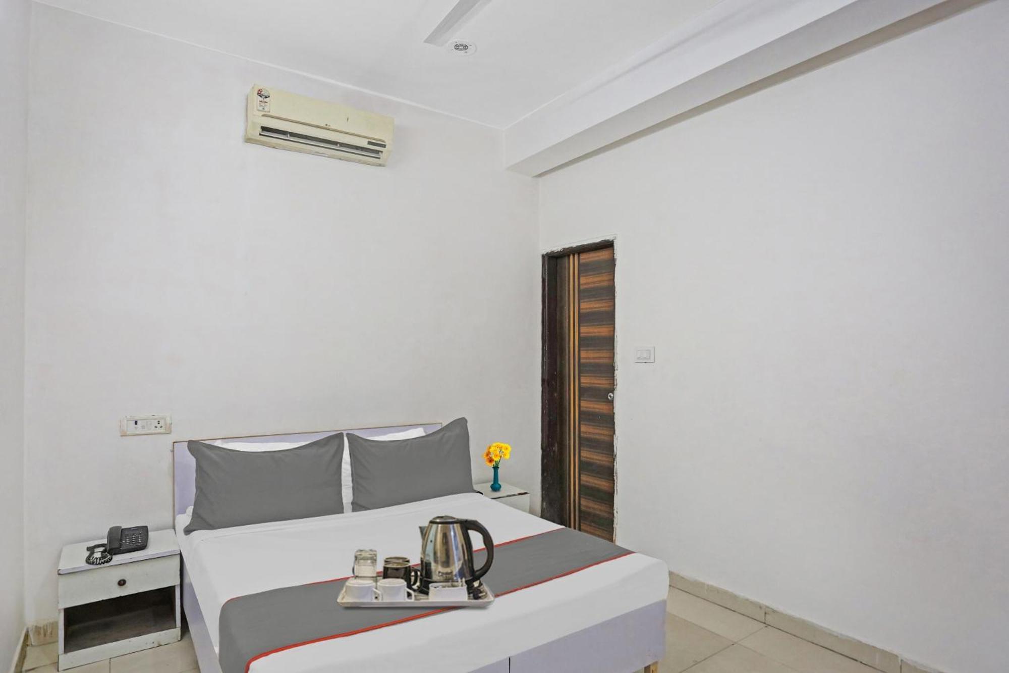Hotel O Imperial Residency Near Dashrath Puri Metro Station New Delhi Bagian luar foto