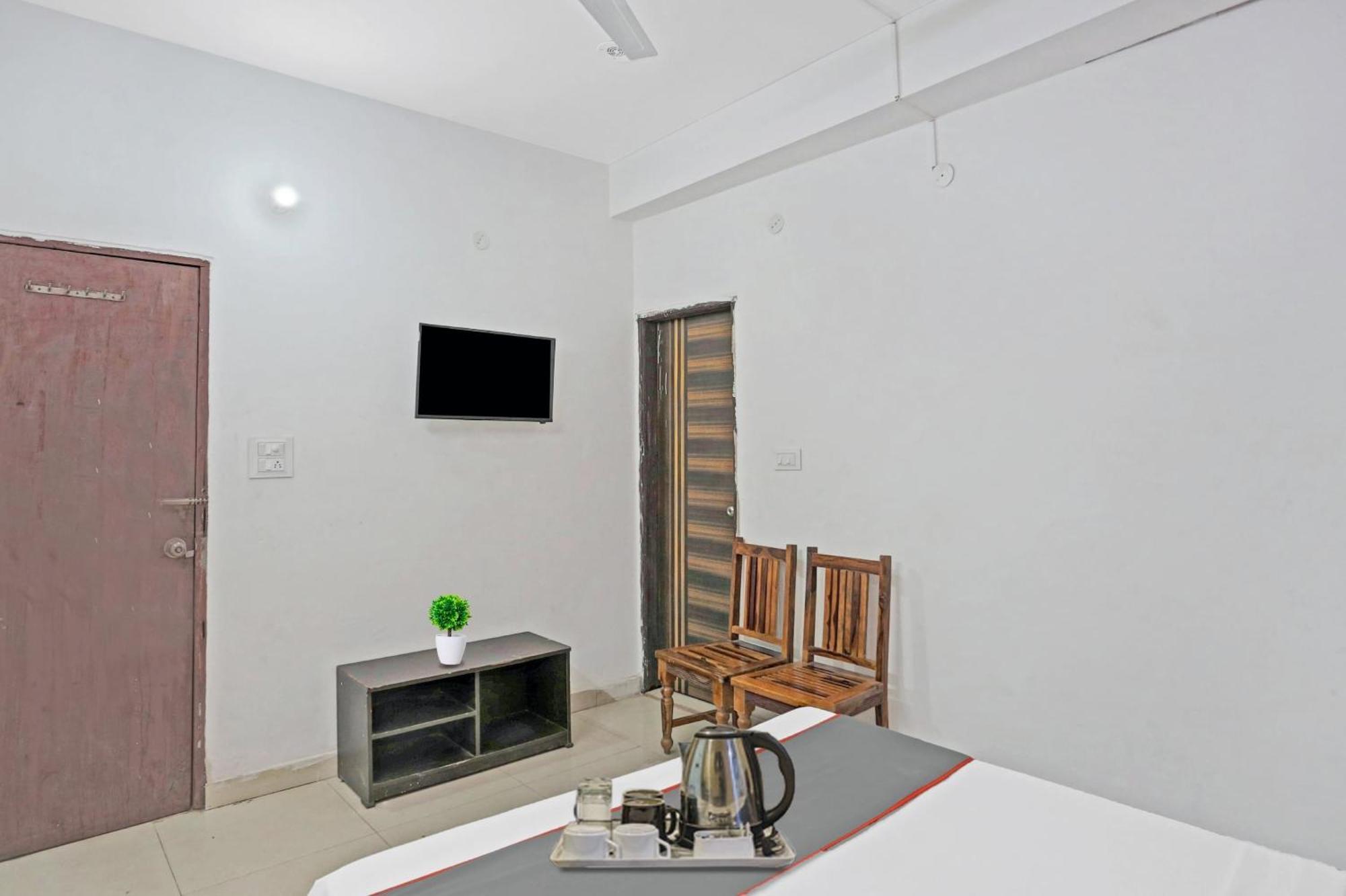 Hotel O Imperial Residency Near Dashrath Puri Metro Station New Delhi Bagian luar foto